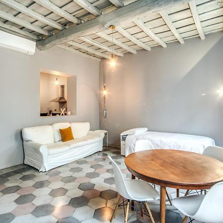 Stylish And Spacious Apartment Next To The Colosseum Rome Exterior photo