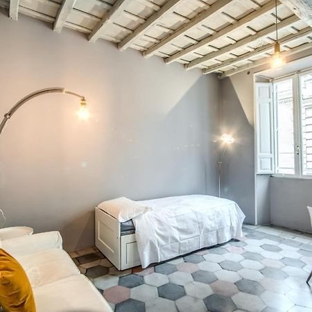 Stylish And Spacious Apartment Next To The Colosseum Rome Exterior photo