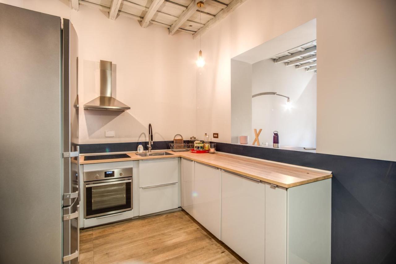 Stylish And Spacious Apartment Next To The Colosseum Rome Exterior photo