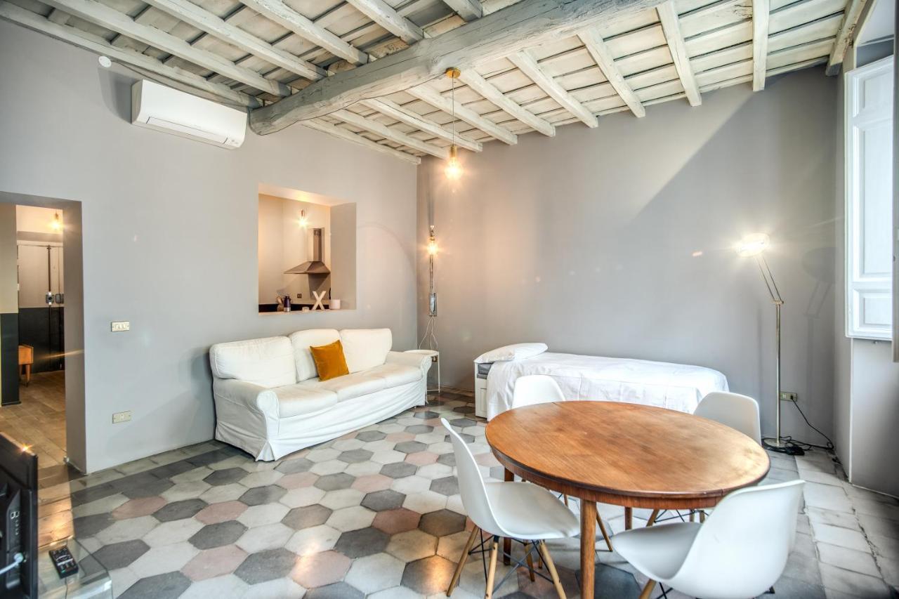 Stylish And Spacious Apartment Next To The Colosseum Rome Exterior photo