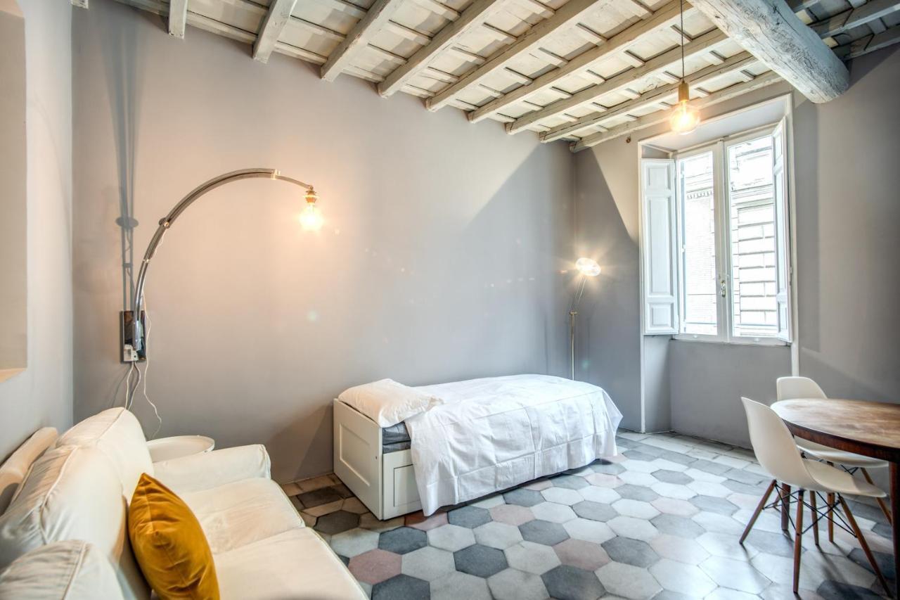 Stylish And Spacious Apartment Next To The Colosseum Rome Exterior photo