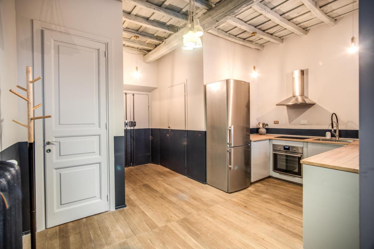 Stylish And Spacious Apartment Next To The Colosseum Rome Exterior photo